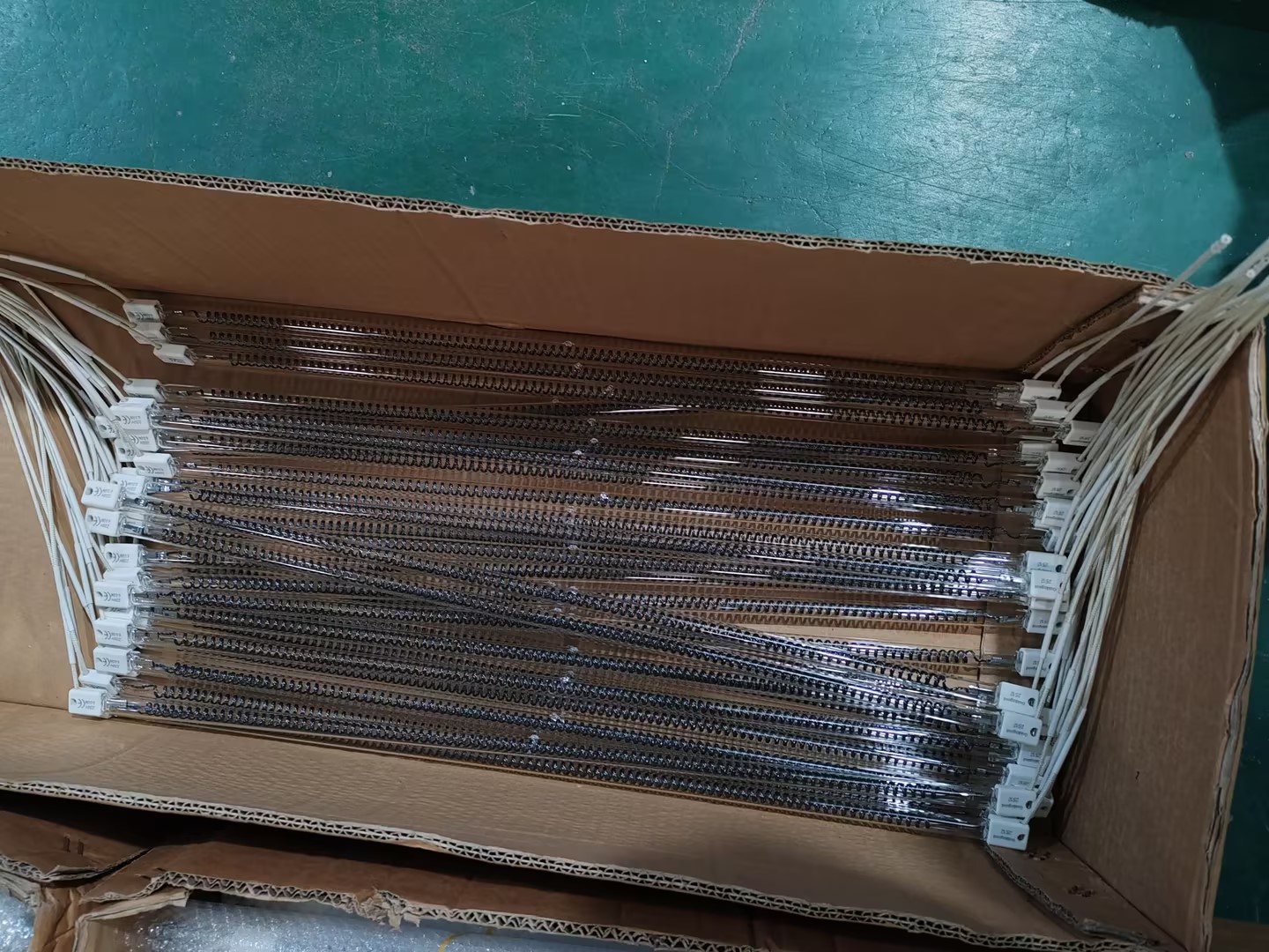 OEM 800mm 2000w carbon heating element SK15 carbon fiber heating lamps